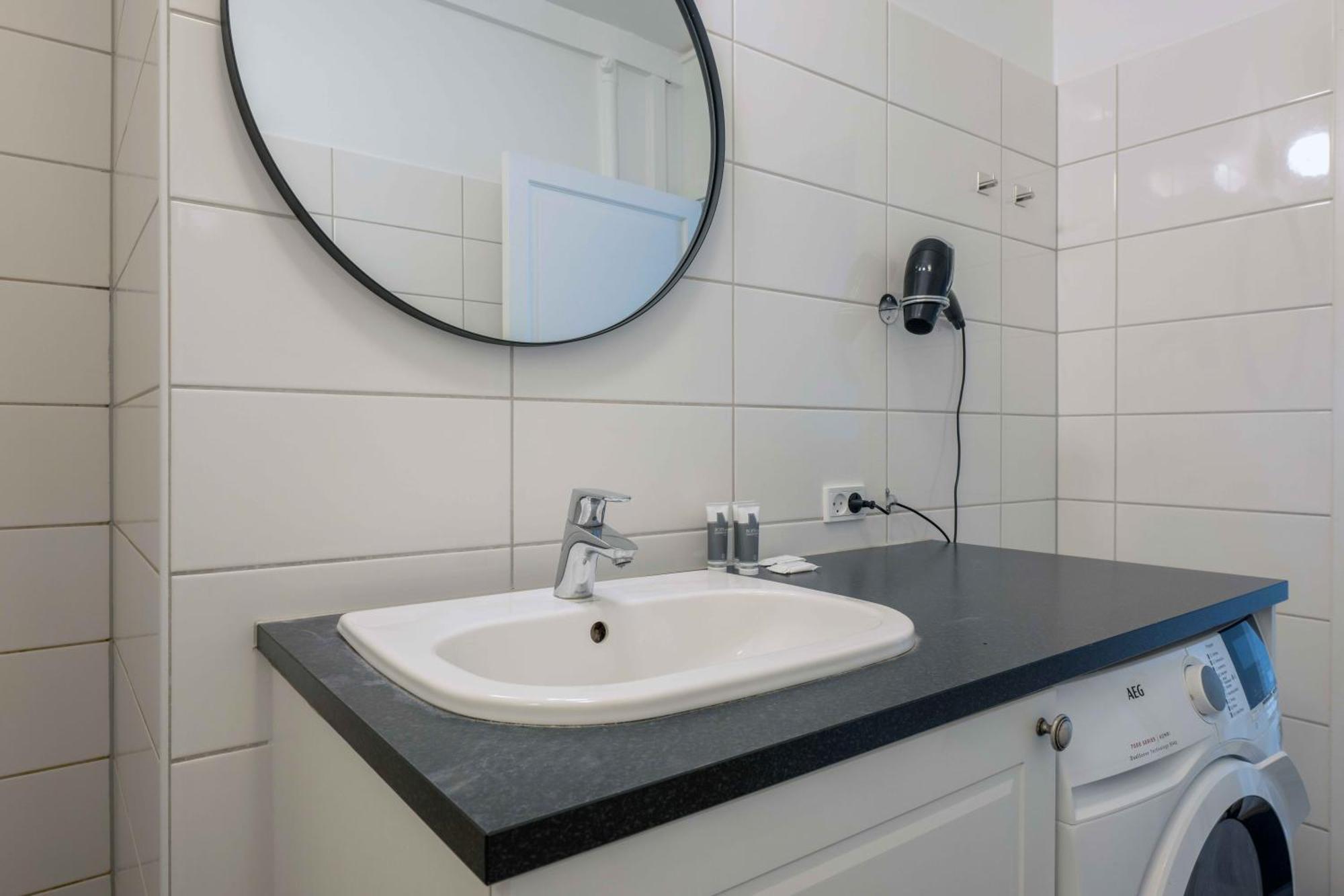 Spacious Tivoli Gardens Apartment W 3 Bedrooms Копенхаген Екстериор снимка